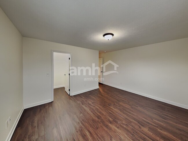 Building Photo - 1130 Mastell Dr