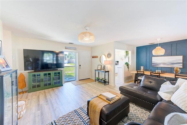 Building Photo - 14283 Sharon Dr