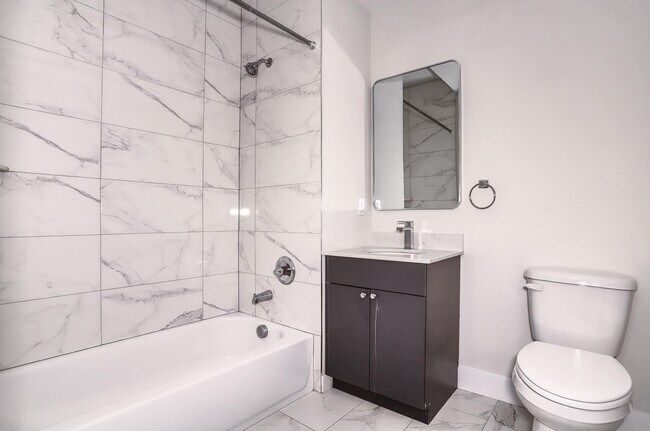 Building Photo - 140 Avenue B