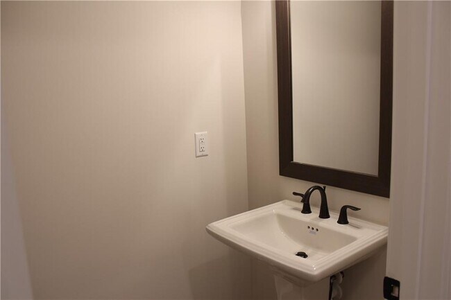 Building Photo - 4647 Molder Dr