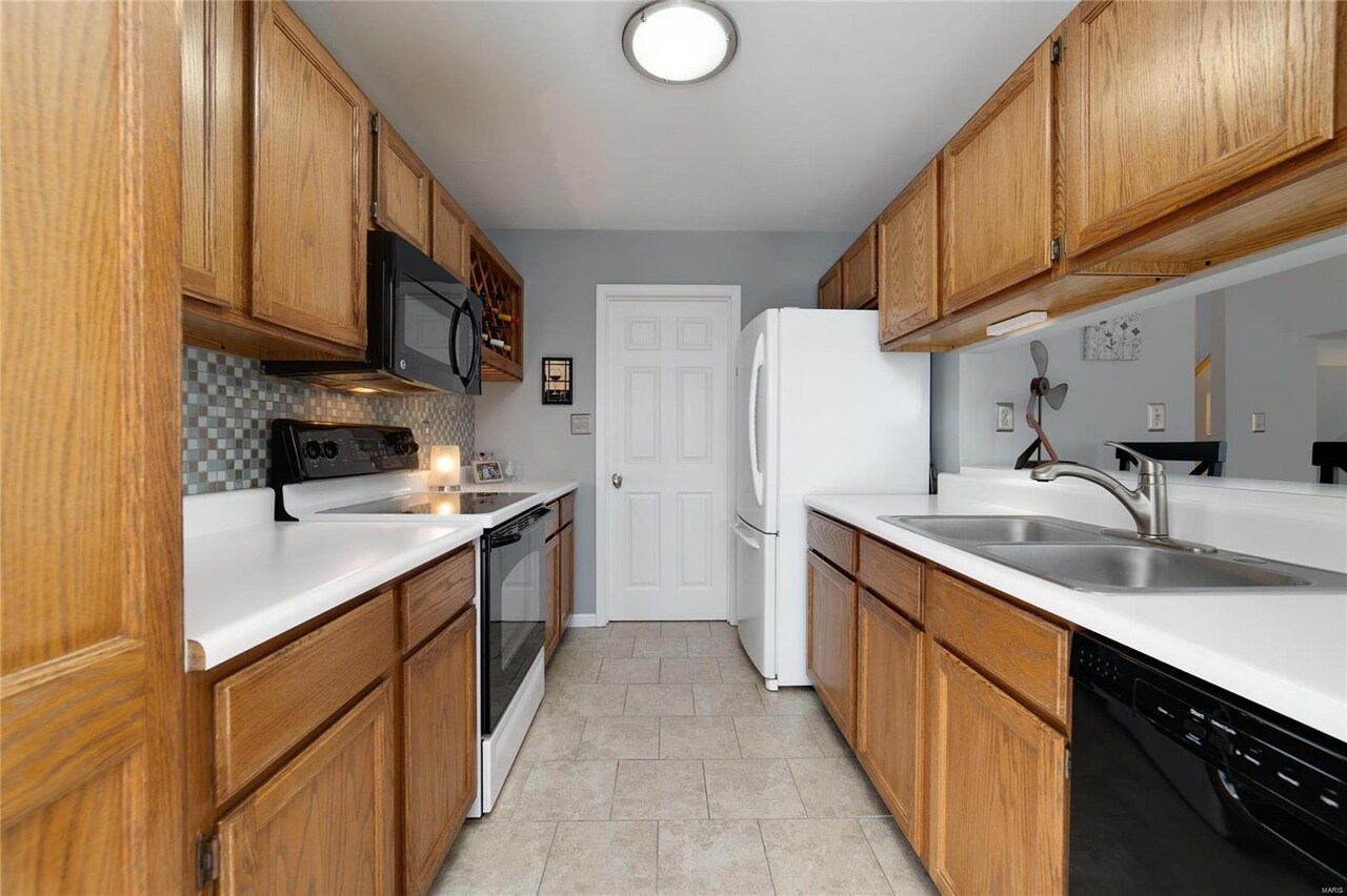 Building Photo - 1730 Blue Oak Dr