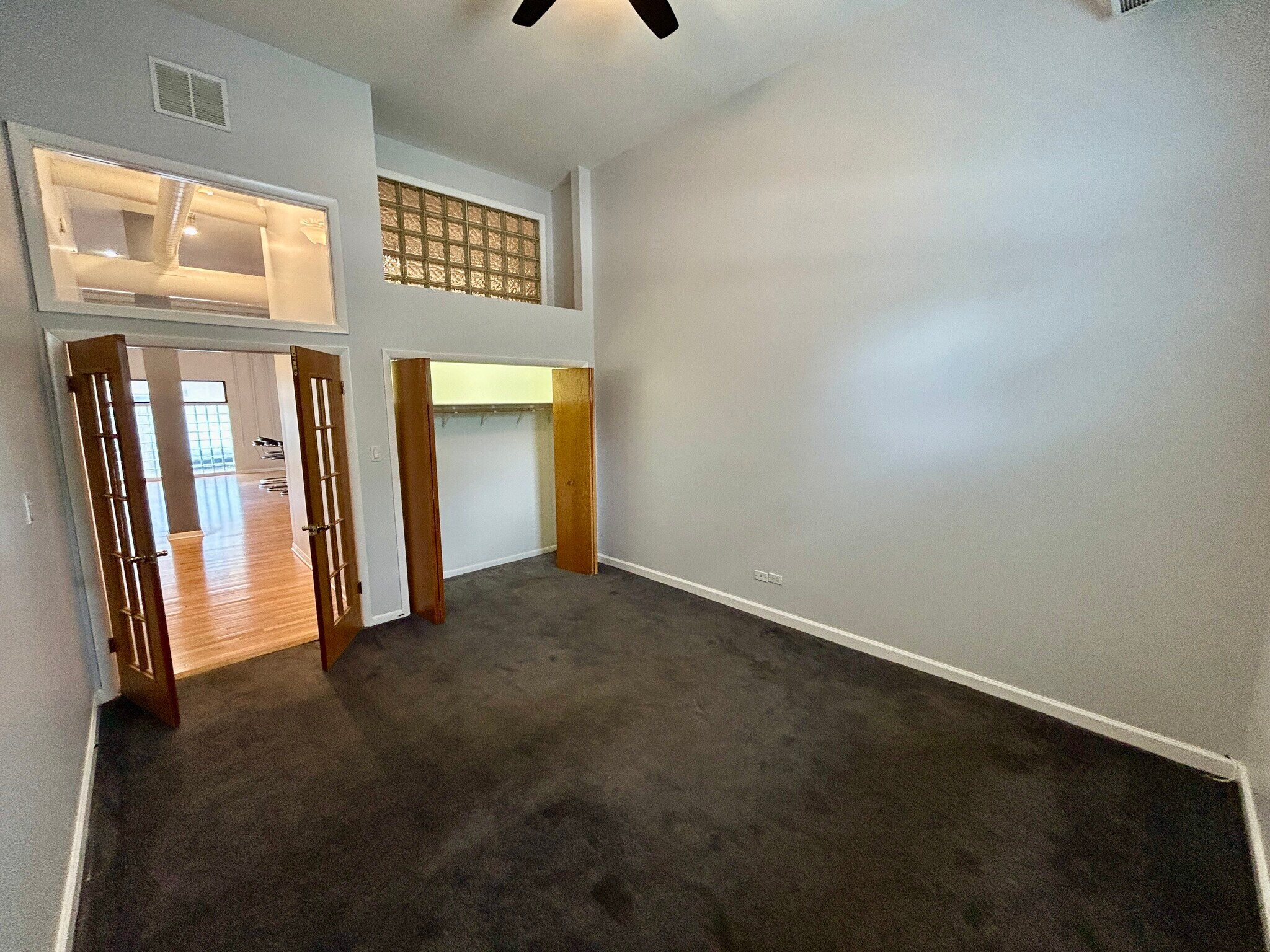 Building Photo - 400 N Racine Ave