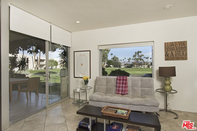 Building Photo - 501 Desert Lakes Cir