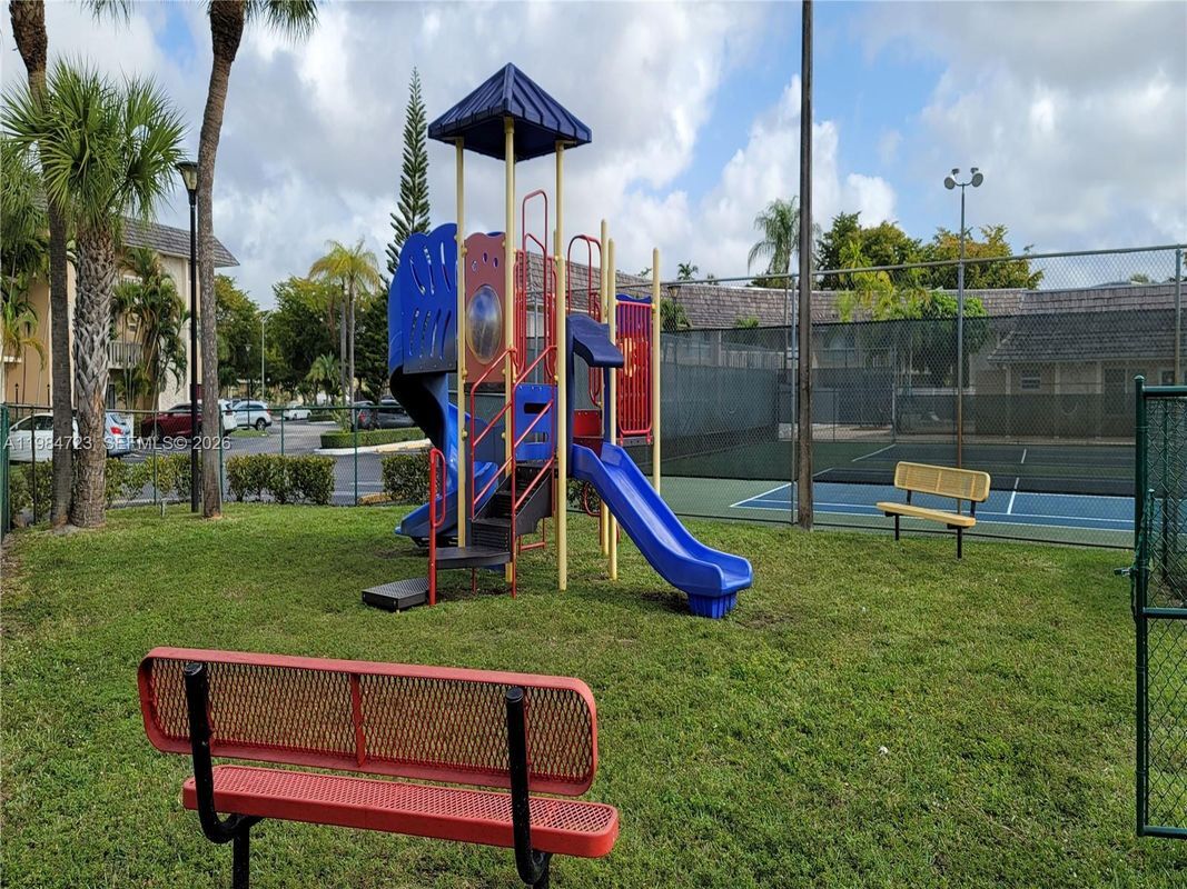 Building Photo - 7430 Miami Lakes Dr
