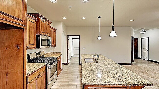 Building Photo - 412 Charles Ct