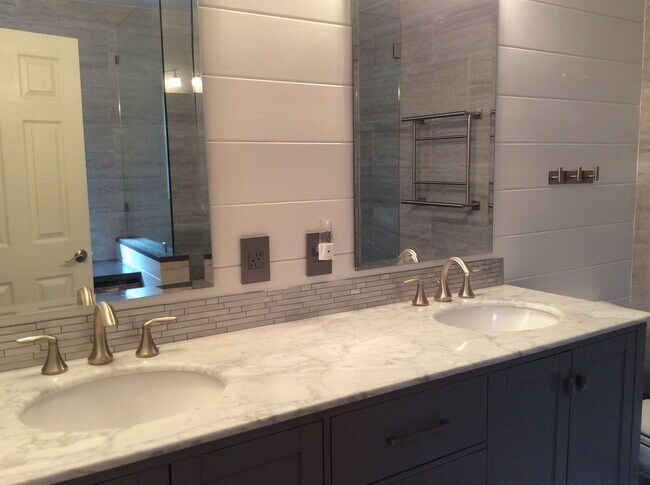 Building Photo - Beautiful FULLY FURNISHED Single Level 4/2 Home in South West Reno