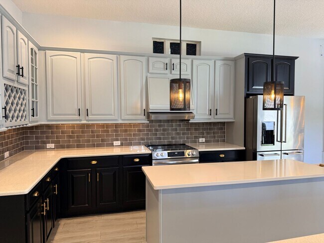 Building Photo - 603 Canne Pl