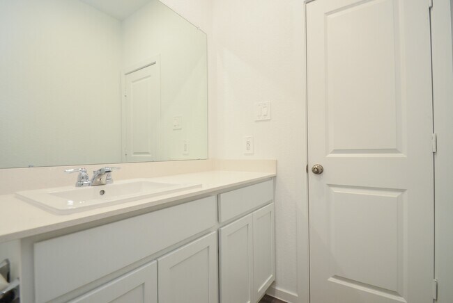 Building Photo - 3106 Stonebriar Dr