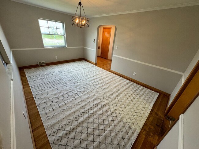Building Photo - 3 Bedroom- Upper Arlington