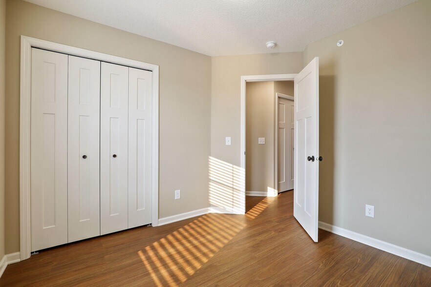 Building Photo - 6532 Joliet Ave S