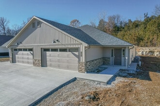 Building Photo - 834 El Dorado Dr