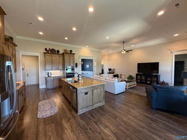 Building Photo - 26316 Woodfield Dr