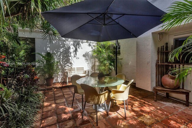 Building Photo - 5845 SW 88th St