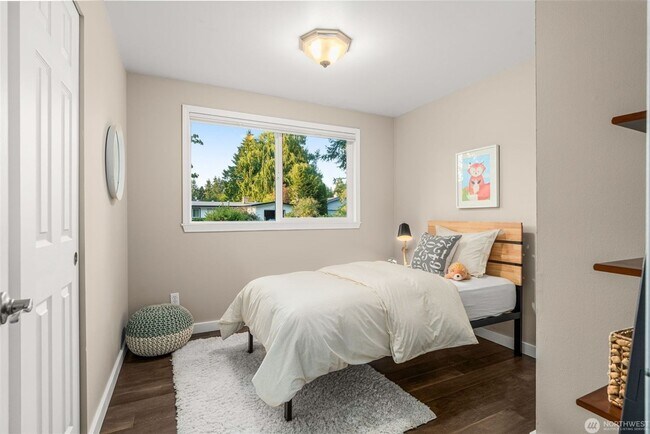 Building Photo - Classic Mid-Century Rambler with Modern Co...