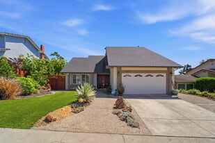 Building Photo - 6001 Castlebrook Dr