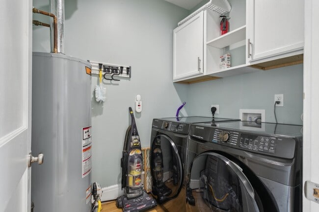 Building Photo - 1734 Hancock Ave