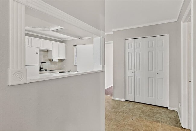 Building Photo - 4729 Prinston- 4bed/1bath- $1,395/month