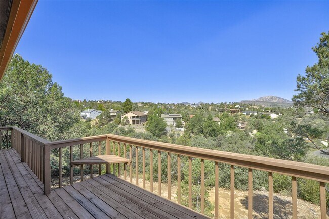 Building Photo - 3 Bedroom, 2 Bath Home with Views in Prescott!