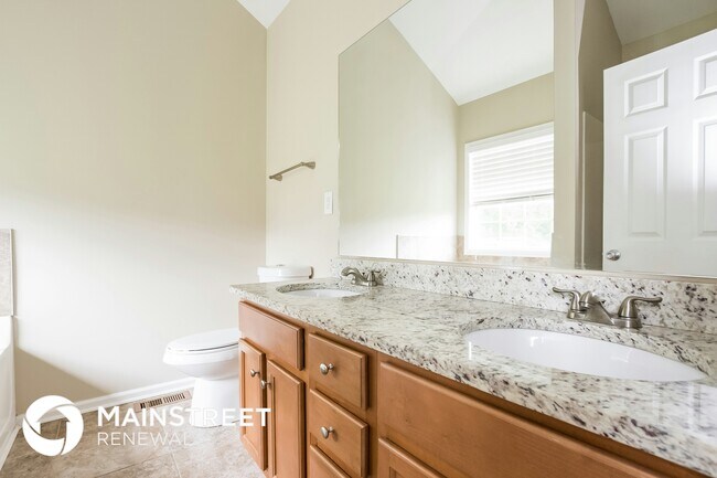 Building Photo - 38 Kings Crossing Way