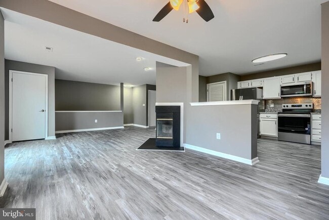 Building Photo - 4204 Red Ridge Way