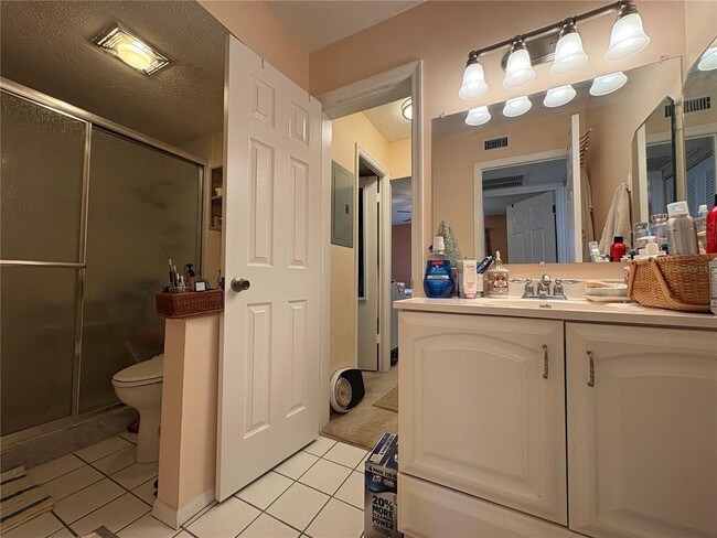 Building Photo - 1606 Flint Dr W