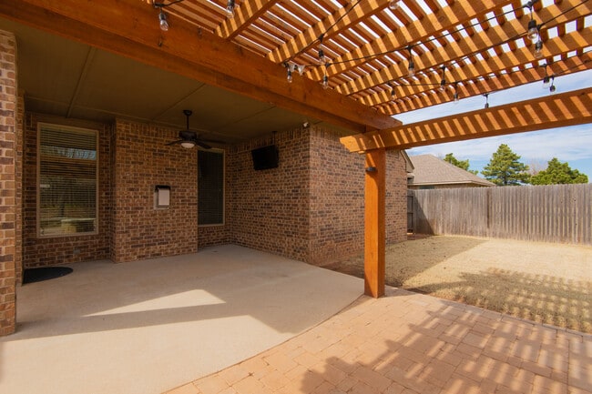 Building Photo - 2124 New Brook Dr
