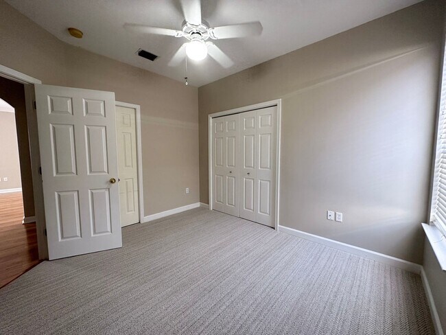 Building Photo - Beautiful 3 Bedroom Home in Destin. Beachside of Hwy 98!