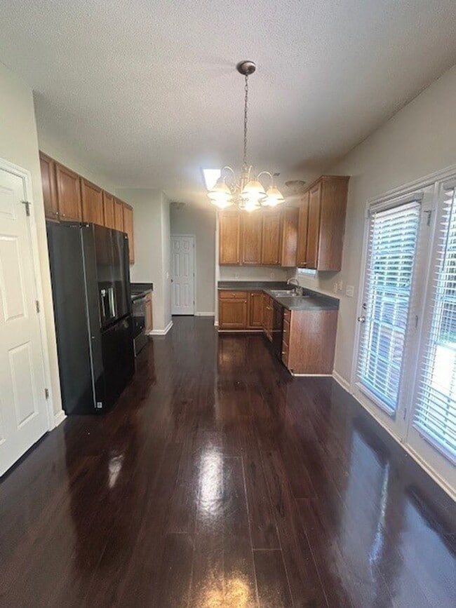 Building Photo - 4293 Kelso Dr