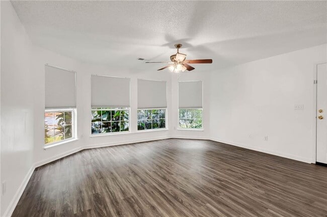 Building Photo - 1004 Sandy Ln Dr