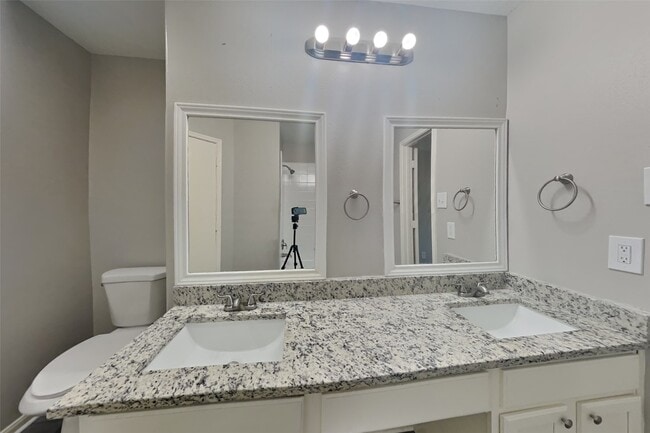 Building Photo - 2519 Fox Water Dr