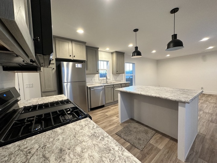 Building Photo - 15 Hartland St N