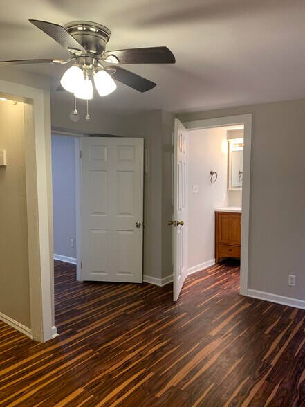 Building Photo - 1704 Avondale St