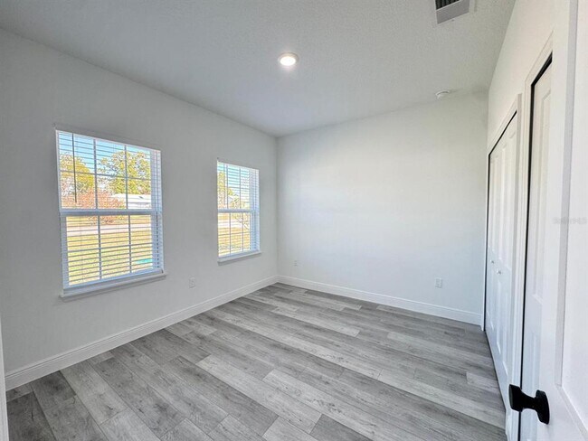 Building Photo - 482 Marion Oaks Manor