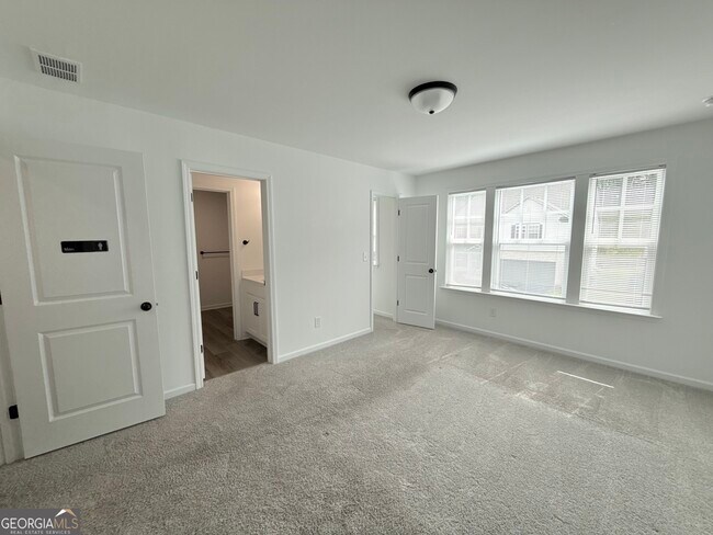Building Photo - 207 Foxhill Dr