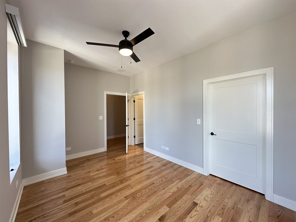 Building Photo - 2100 W 18th Pl