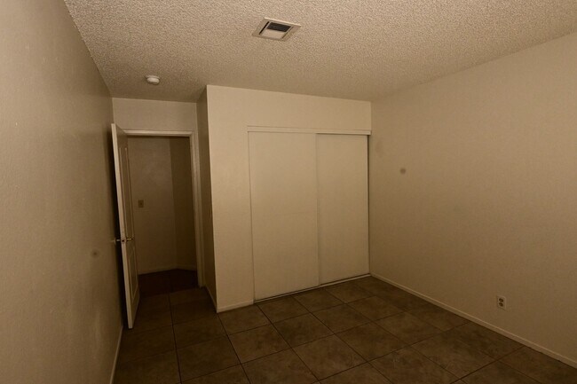Building Photo - 2334 N Lamb Blvd