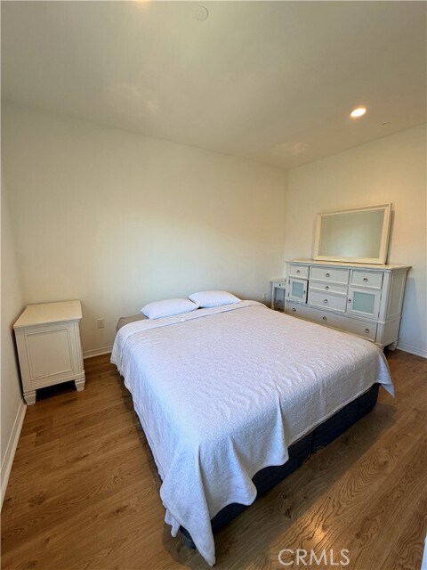 Building Photo - 818 Santa Fe Ave