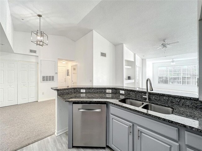 Building Photo - 13028 Plantation Park Cir