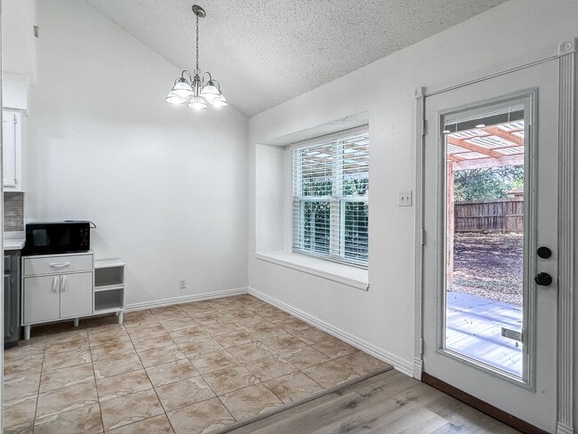 Building Photo - Inviting Northwest San Antonio Home - Fireplace, Office Flex, & Mature Trees