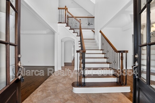 Building Photo - 2718 Old Course Road