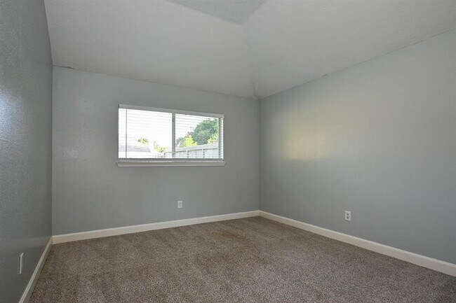 Building Photo - 6543 Liberty Valley Dr