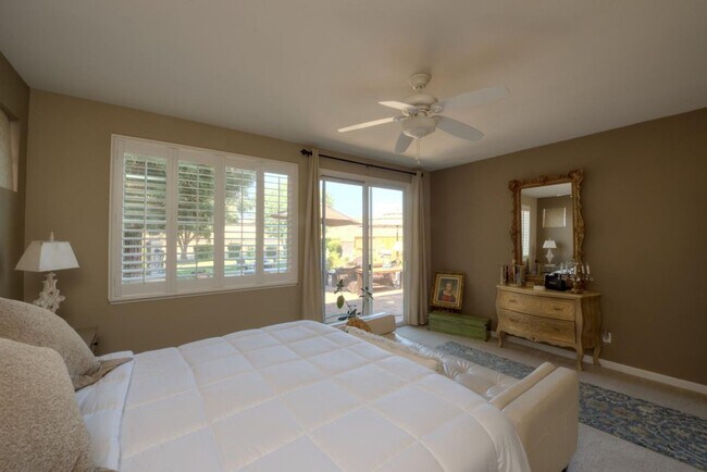 Building Photo - Amazing Large 3 Bedroom 2 Bathroom Home for Lease in Patterson