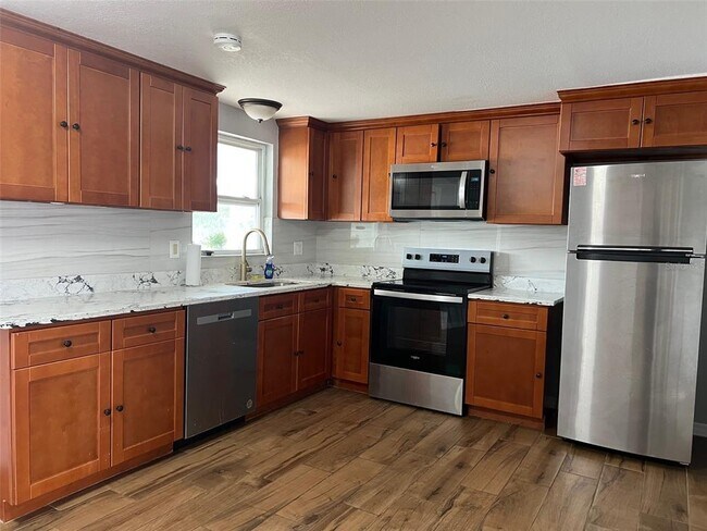 Building Photo - 5046 Victoria Ln