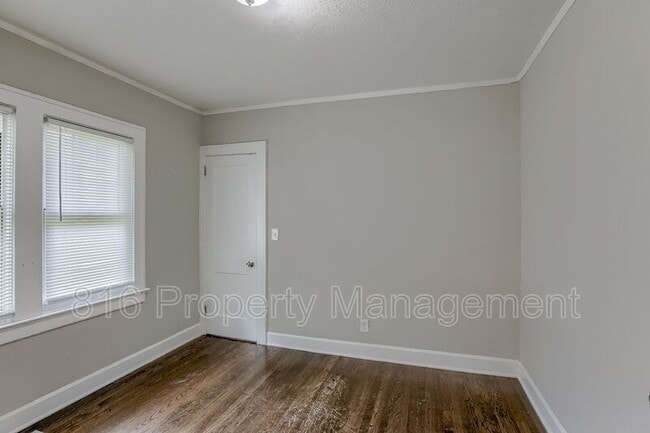 Building Photo - 2431 E 68th St