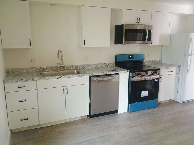 Building Photo - 10430 W Ardyce Ct