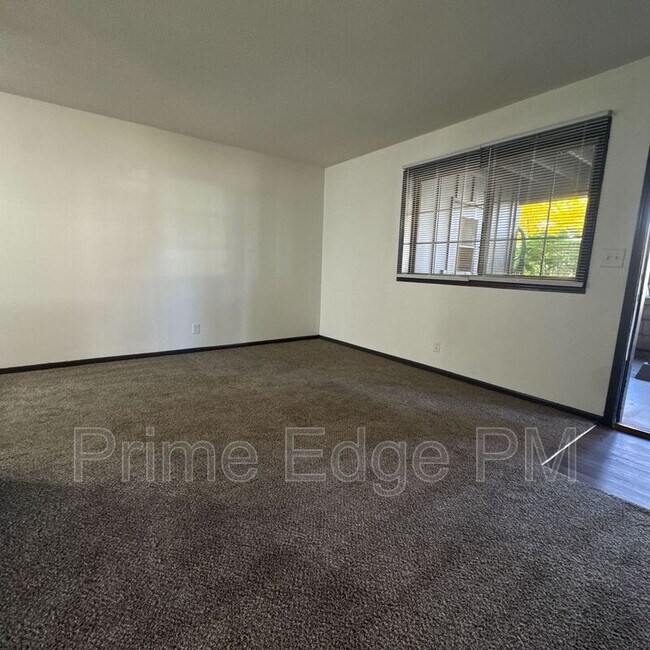 Building Photo - 1109 N 28th St