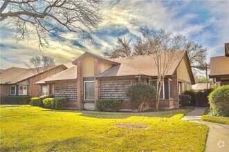 Building Photo - 1507 W Braker Ln