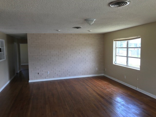 Building Photo - 3586 Kirk Rd