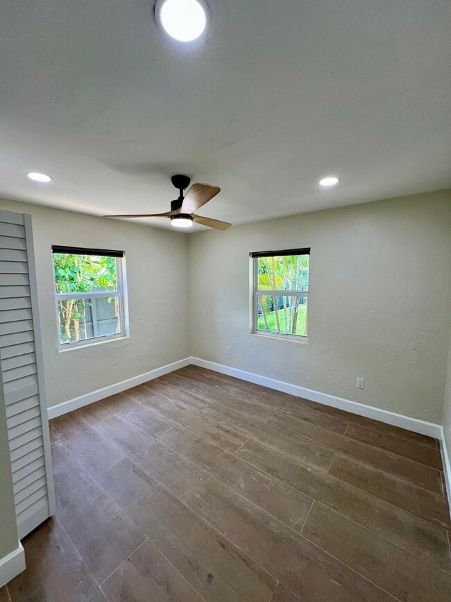 Building Photo - 3211 Floral Ave