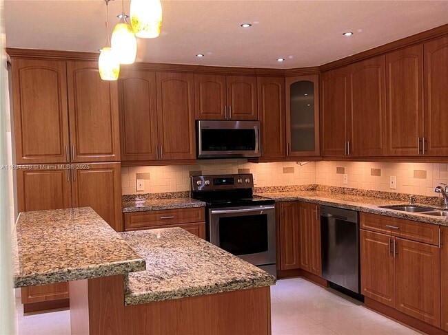 Building Photo - 2510 NW 116th Terrace